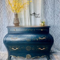 Large serpentine, black, and copper Bombay chest