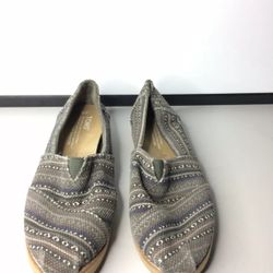 Toms Gray Slip On Flats Women’s Sz 6 US