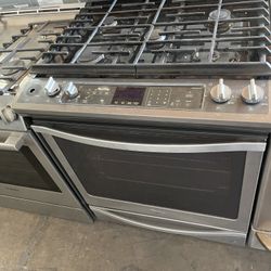 Whirlpool Slide In Gas Range 