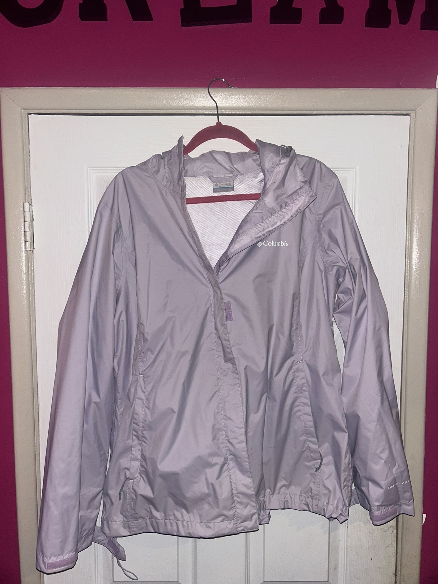 Columbia Woman’s Rain Jacket 