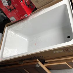 Bathtub brand new   150