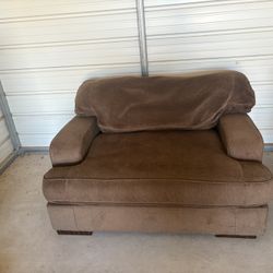 Nice loveseat, couple months old