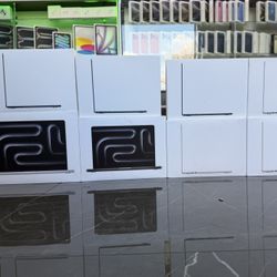 MacBook Air & MacBook Pro ((Take It Home In Payments/ llévatelo a casa en pagos) Only $10 Down 