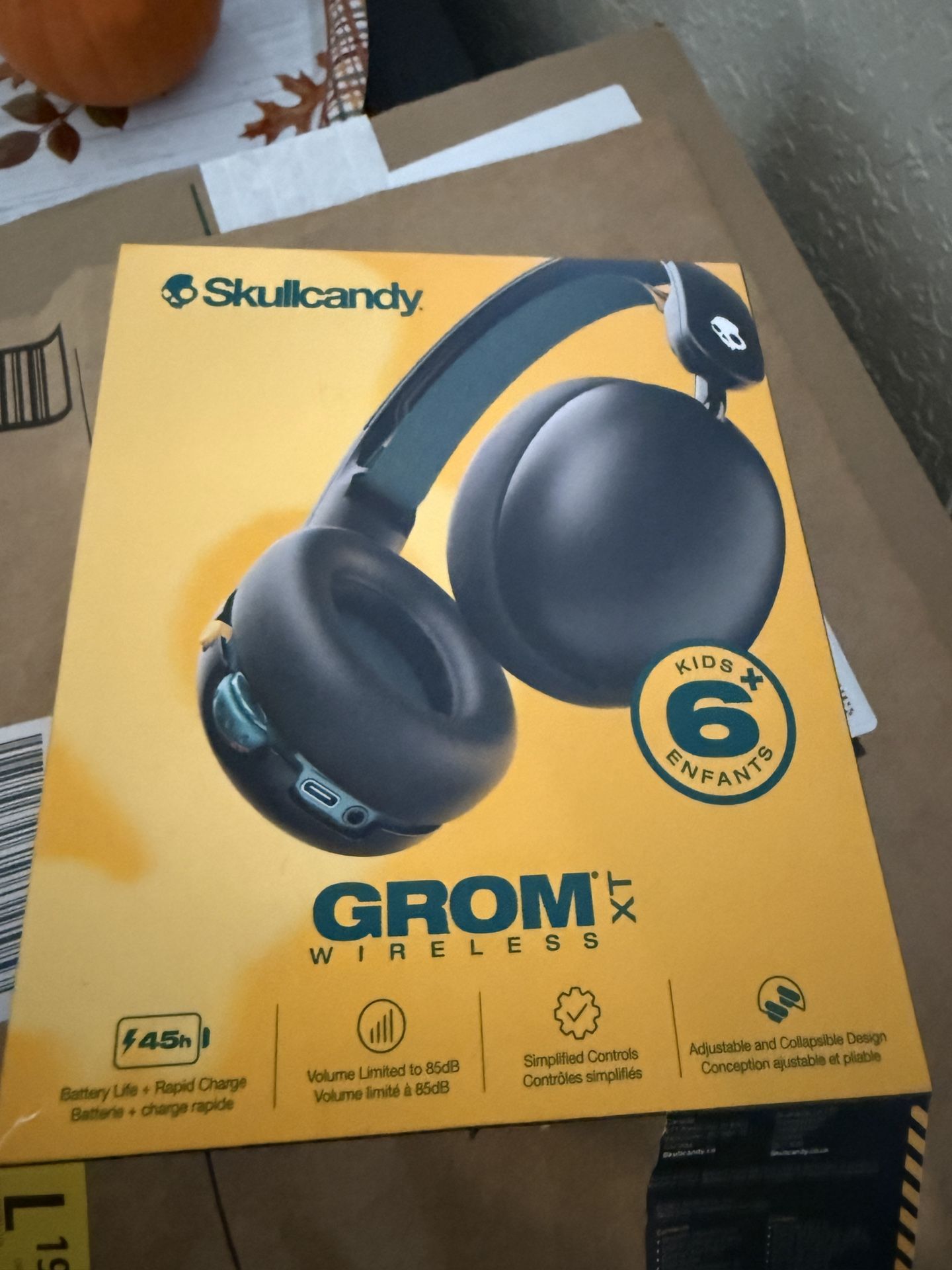 Skullcandy Grom Bluetooth Headphones. New