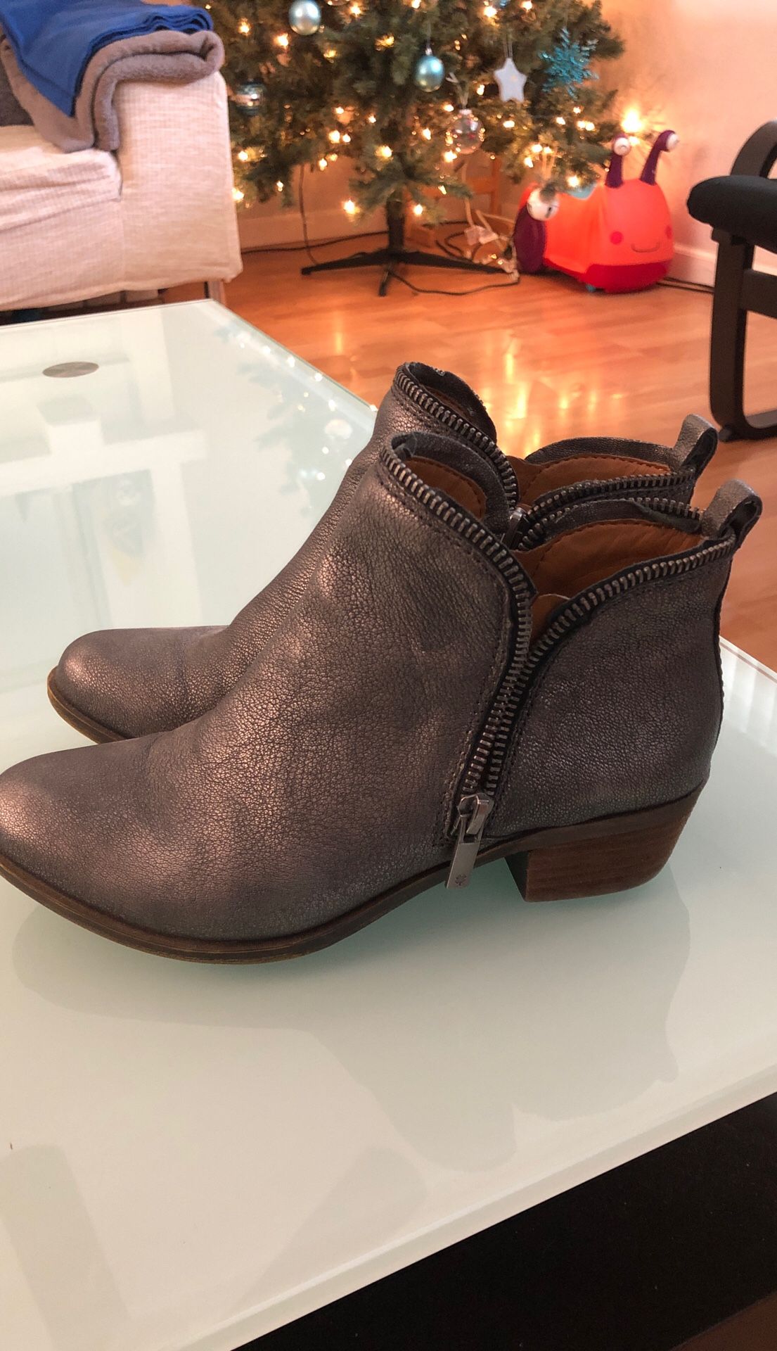 Lucky Brand Ankle Zip Booties 5.5 good condition