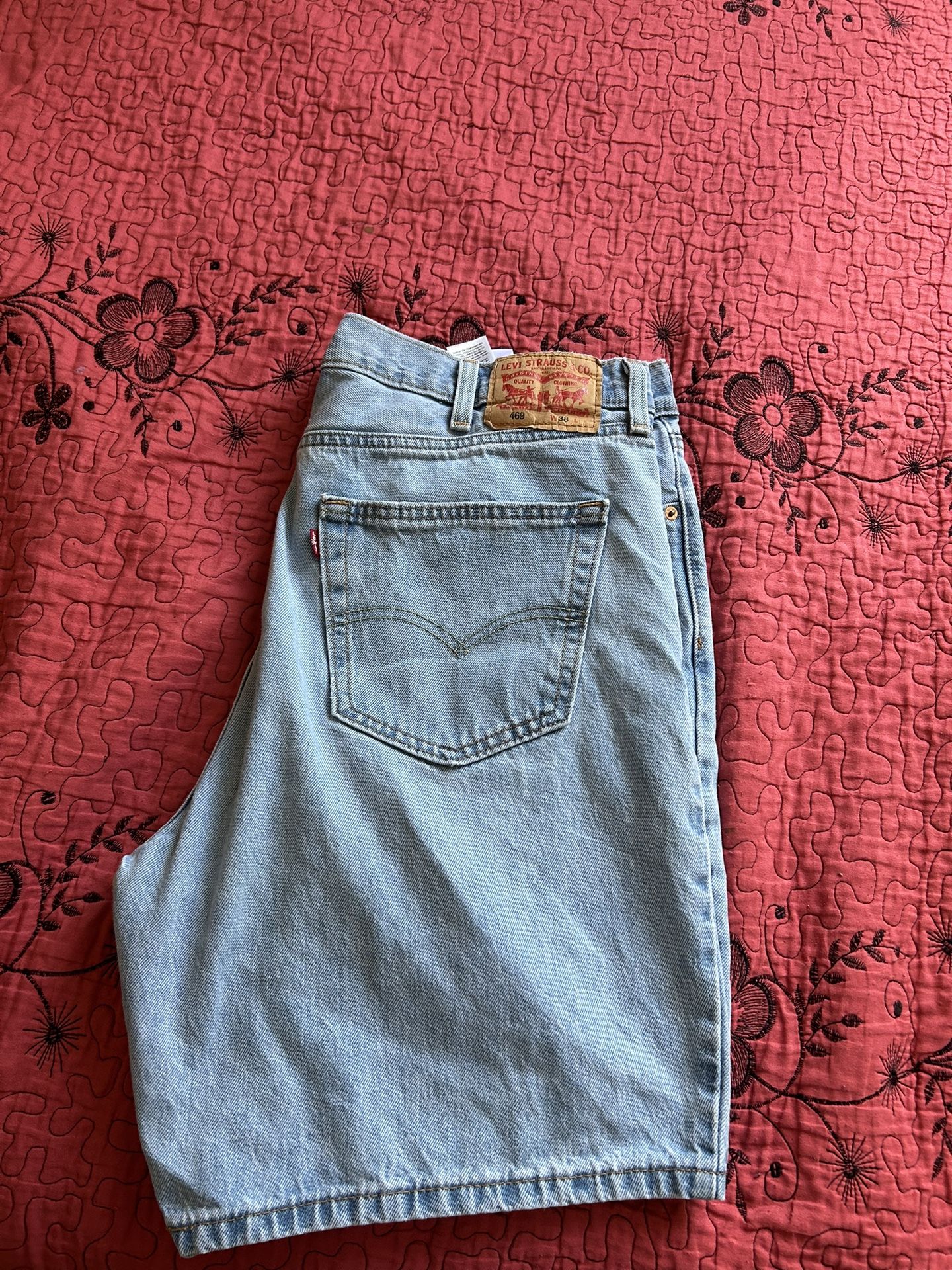 Levi Jorts