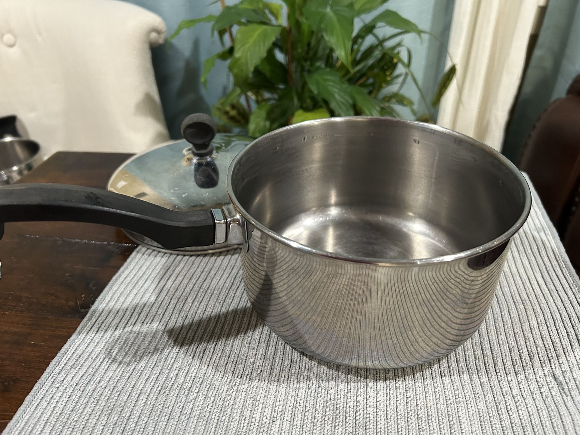 Farberware 1 Quart & 2 Quart Pots