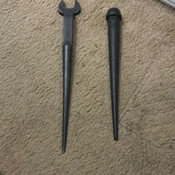 Klein Spud Wrench & Bull Pin Iron Worker