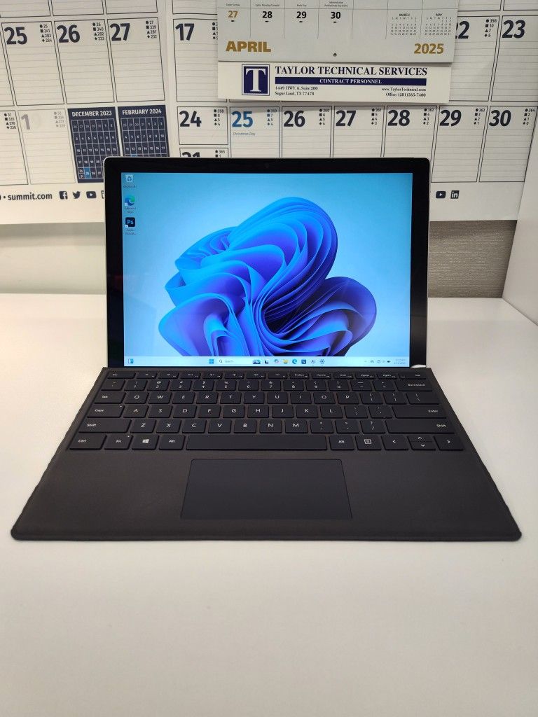 Microsoft Surface Pro 6 With Core i7/256GB SSD/8GB Ram/Windows 11/Good battery/charger/warranty
