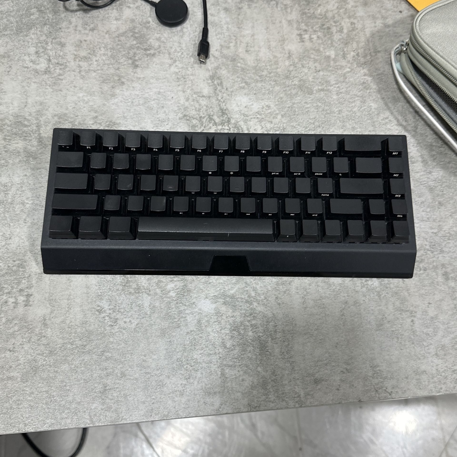 selling blackwidow v3mini hyperspeed