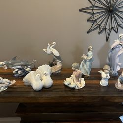 LLadro statues