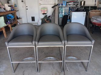 Set Of 3 dark gray kitchen counter stools