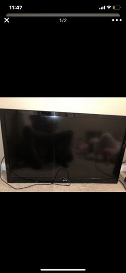 LG Tv 40” inch with wall mount