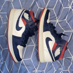 Jordan 1 Mids