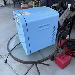 Mini fridge
