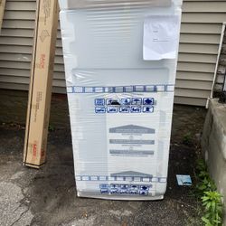 Frigidaire fridge 81 cubic feet