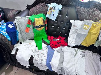 Ropita de Bebé size 12 meses $18 por todo