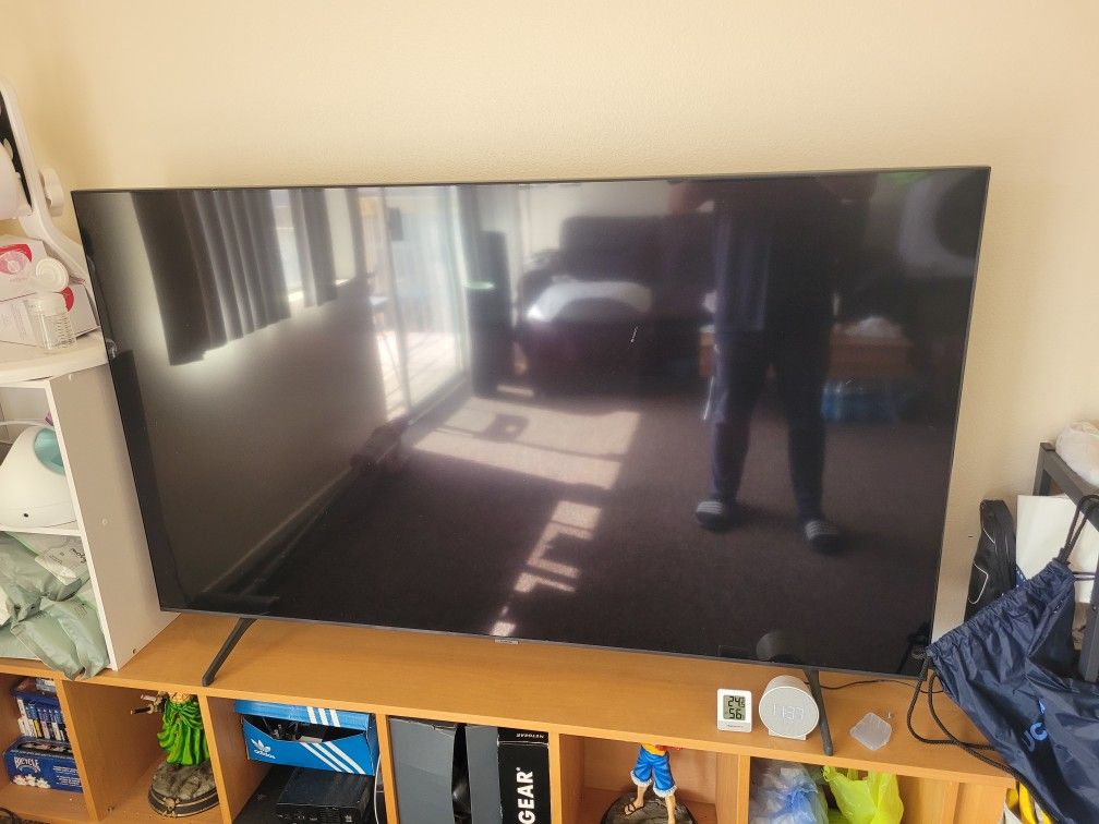📺 Samsung 65" Crystal UHD TV – Excellent Condition – $300 (Pick Up Only)
