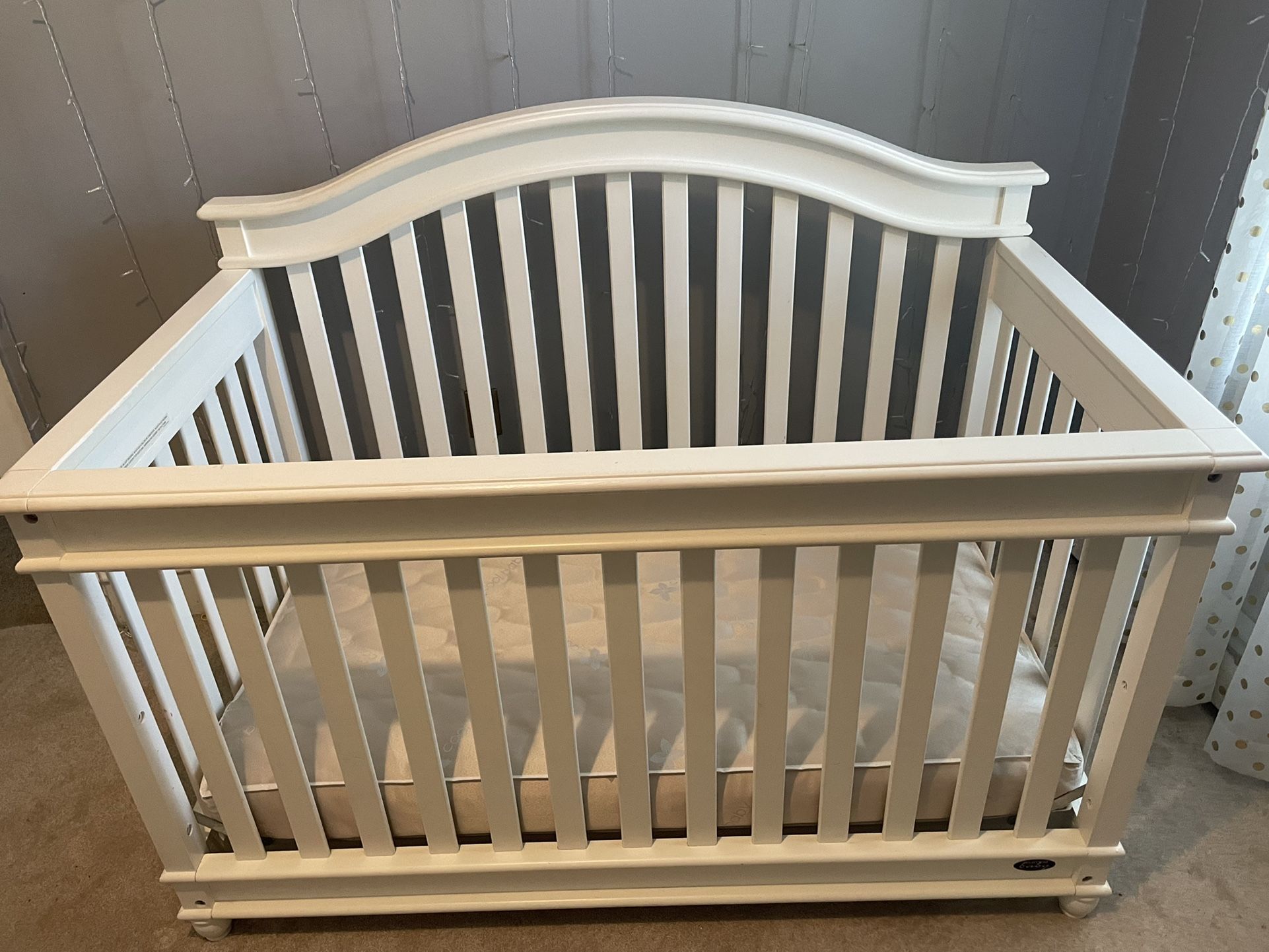 Europa Baby Crib 