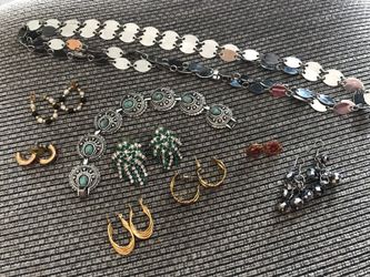 Assortment of jewelry