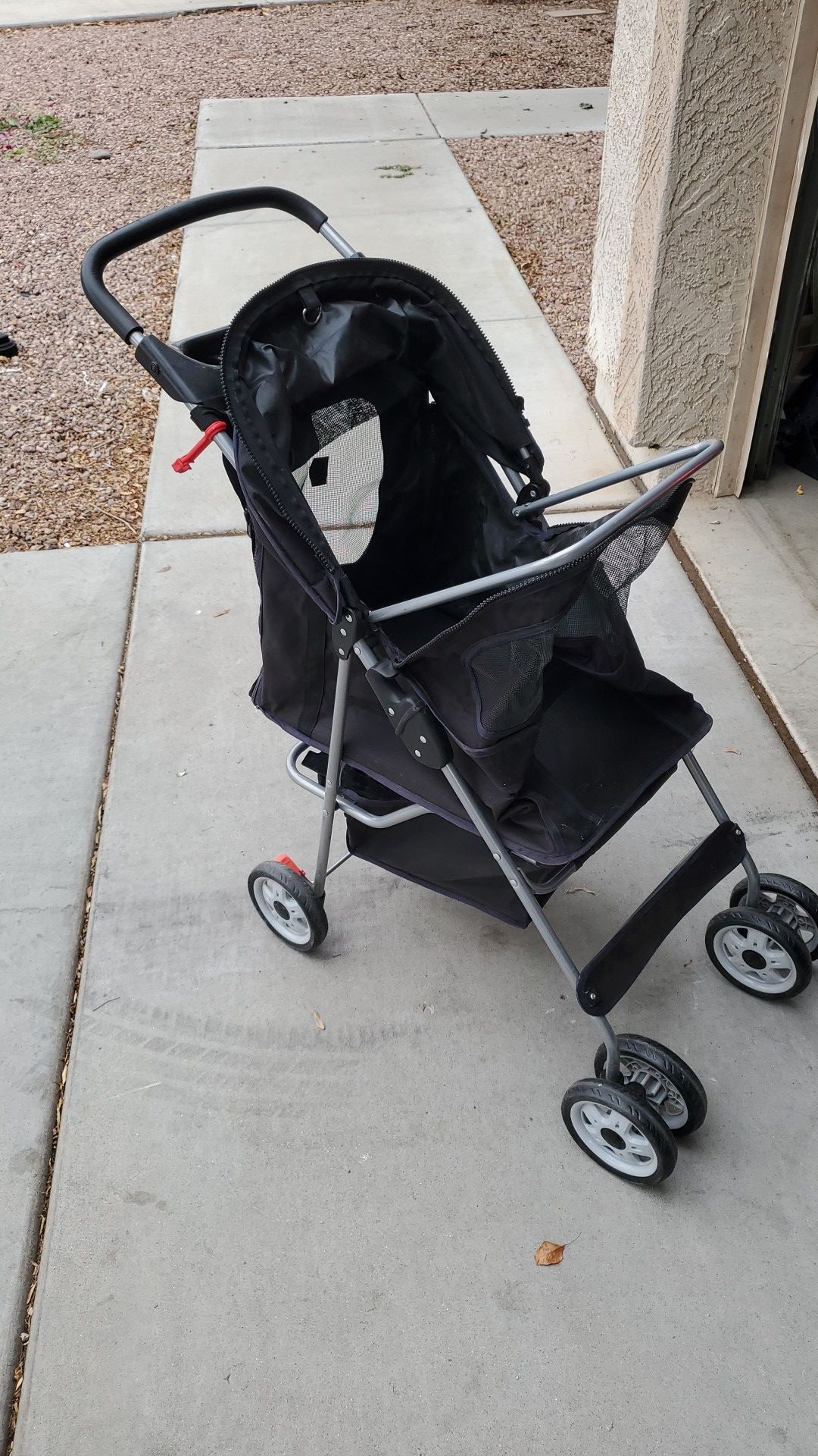 Dog stroller