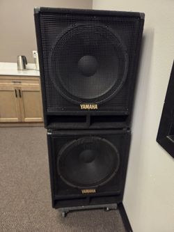 Yamaha SW118IV subwoofers