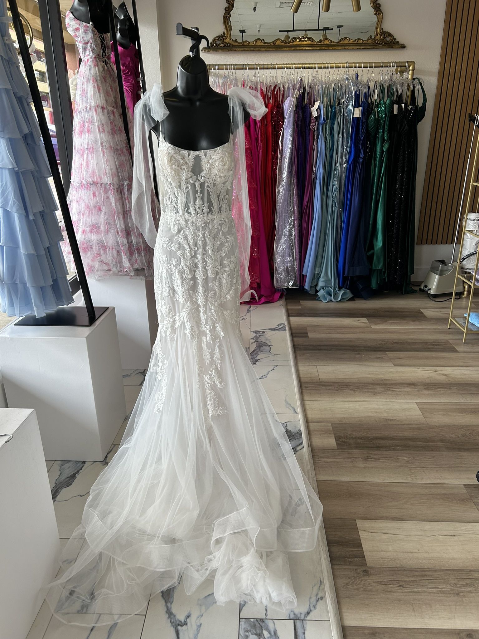 New With Tags Amazing Wedding Dress Size 10