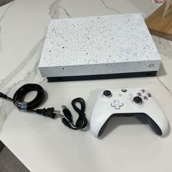 Xbox One X - Model 1787- Works Perfect