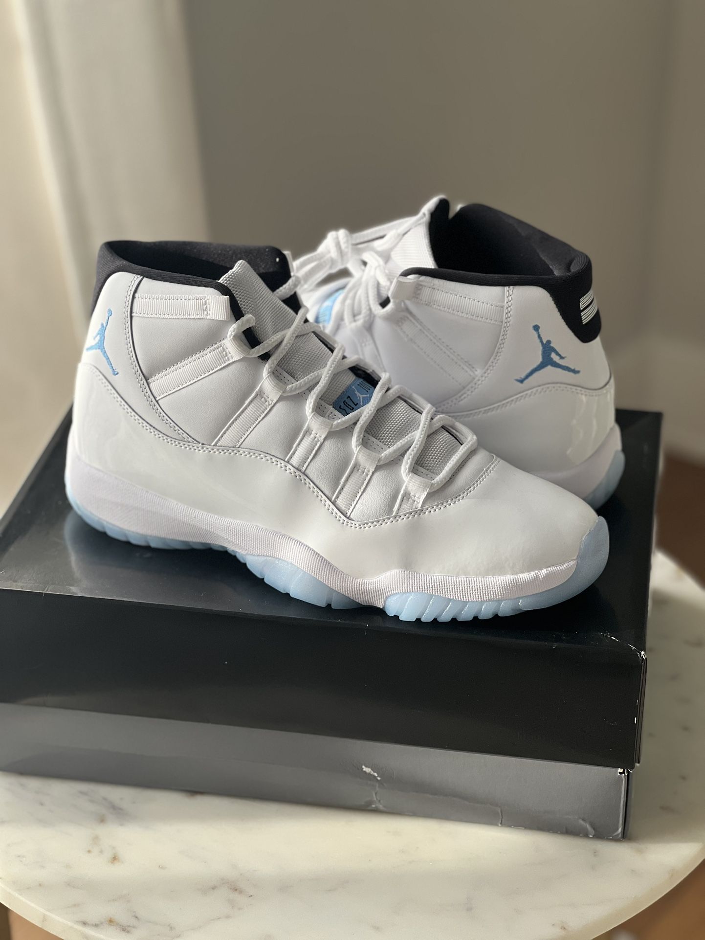 Nike Air Jordan 11 Retro Size 11M White/Legend-Black BRAND NEW OG Box!