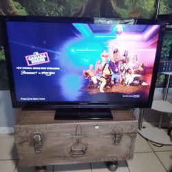 Beautiful Panasonic 42-in TV