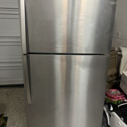Whirlpool Refrigerator 