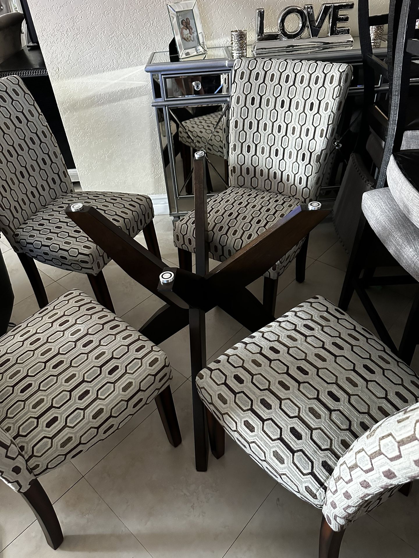 4 Dining Chairs