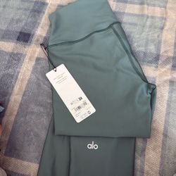 Alo Pants Size Small 