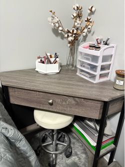 NEW Corner desk & Stool