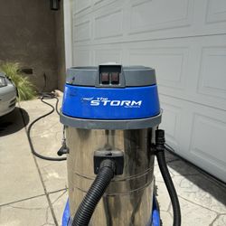 The Storm By Mercury 15 Gallon Industrial Vacuum