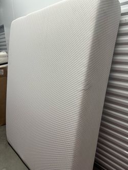 Queen Size Memory Foam Mattress