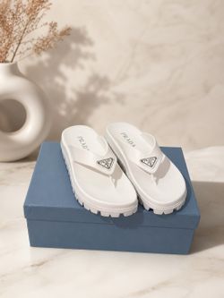 White Platform Flip Flop Sandals Size 9 – Inspired Style – New