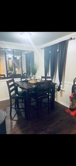4 piece wood  brown dining set 4 chairs