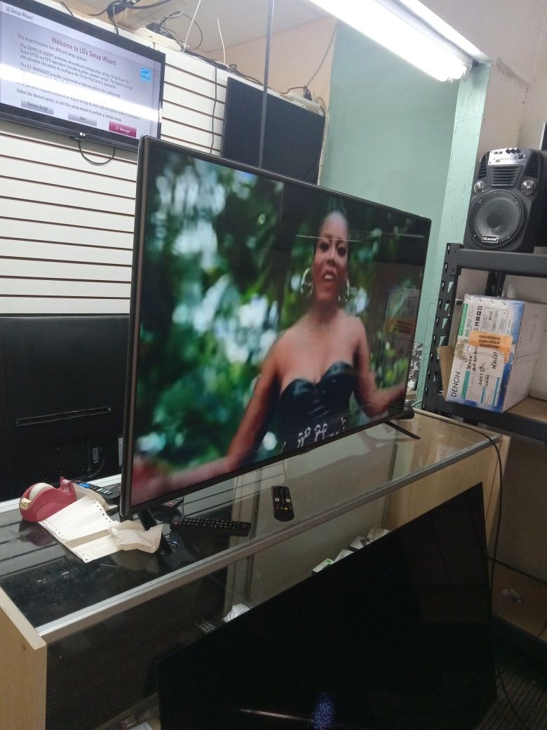 55 Inches Smart LG Tv 55 Lh575a