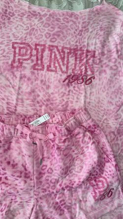 New PINK off shoulder tee set size S/M