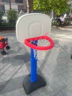 Little Tikes Adjustable Basketball Hoop