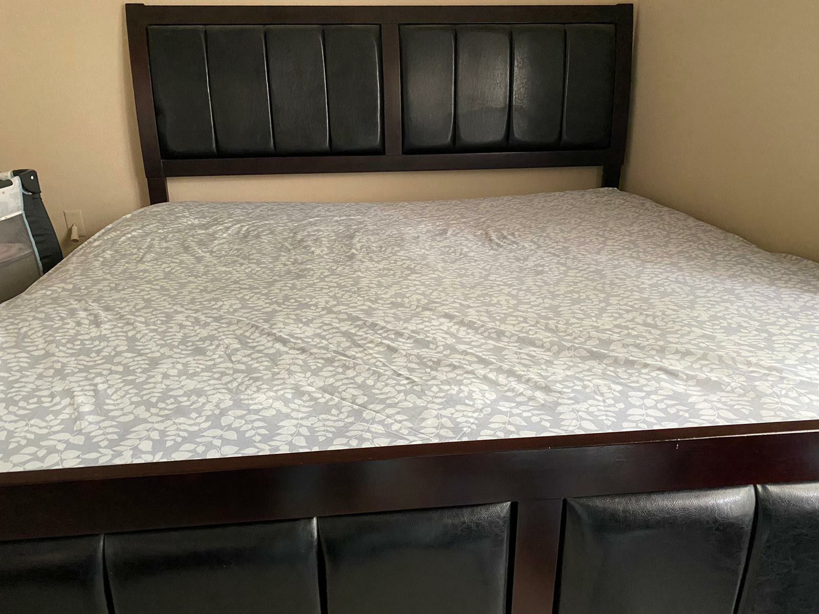 Bedroom set without mattress
