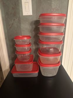 11-piece Rubbermaid Tupperware set