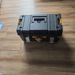 Dewalt 2.0 Tool Box 
