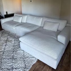 3 piece sectional cloud Couch (Basically Brand New)