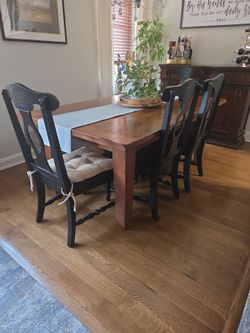 4 black wood dining room chairs  (only chairs)