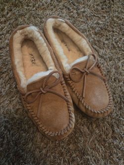 UGG Australia DAKOTA Chestnut SHEEPSKIN MOCCASIN SLIPPERS 5612 Women's 6