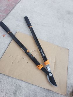 Fiskars
1-1/2 in. Cut Capacity Low-Friction Steel Blade, 28 in. Bypass Lopper with Non-Slip Handles