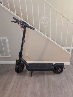 Segway Max G3 - Electric Scooter - Excellent Condition