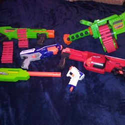 6 Nerf Toys